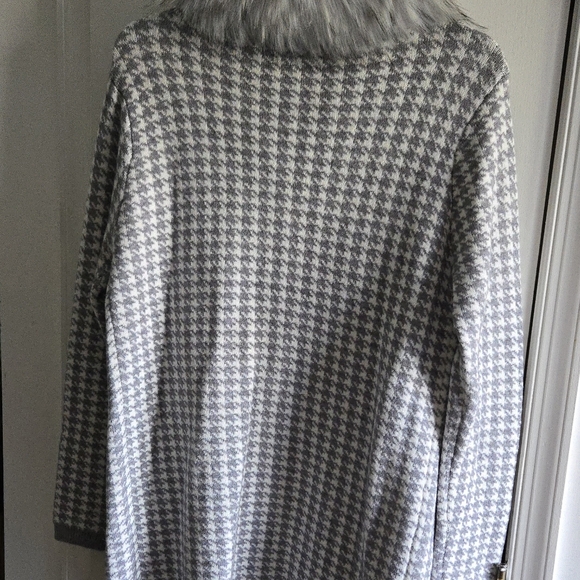 SIONI Fur collar sweater coat NWT - Picture 10 of 16